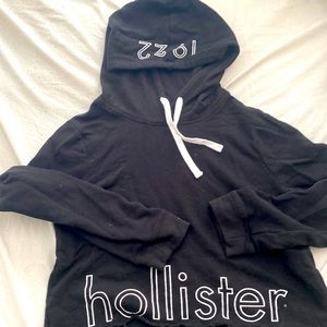 Hollister cropped sweatshirt. Size small.